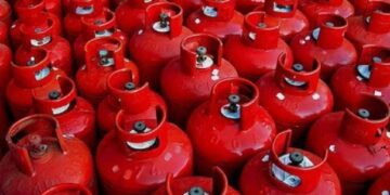 PAC directs govt to restrict sale of 50 kg and 450 kg gas cylinders
