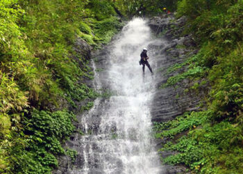 Canyoning, rock climbing begin in Balefi waterfall